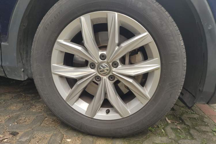 Used Volkswagen Tiguan 2018 330TSI All-Wheel-Drive Innovation Model Right Front Wheel Hub