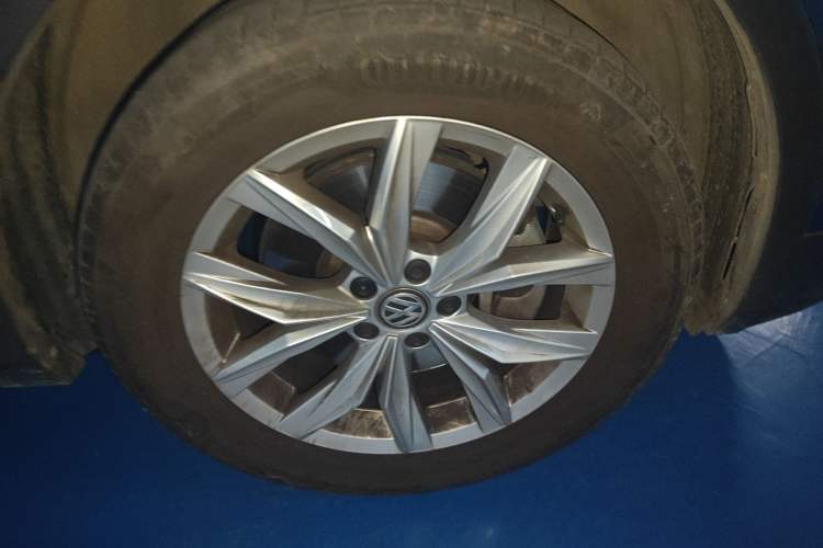 Used Volkswagen Tiguan 2018 330TSI All-Wheel-Drive Innovation Model Right Front Wheel Hub