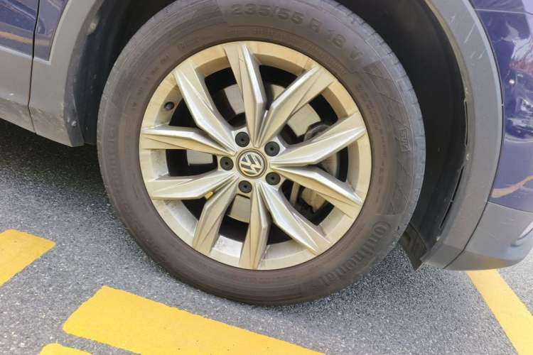 Used Volkswagen Tiguan 2018 330TSI All-Wheel-Drive Innovation Model Right Front Wheel Hub