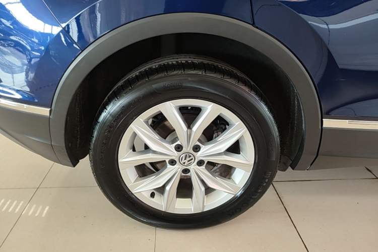 Used Volkswagen Tiguan 2018 330TSI All-Wheel-Drive Innovation Model Right Rear Wheel Hub