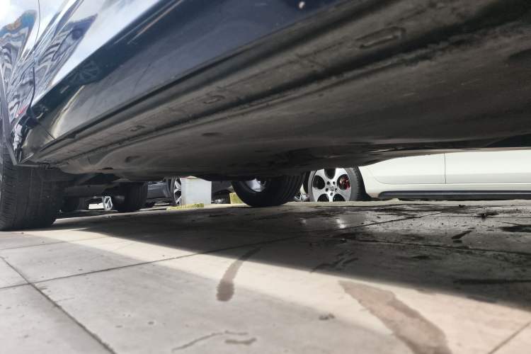 Used Volkswagen Tiguan 2018 380TSI Four-Wheel Drive R-Line Right Side Sill