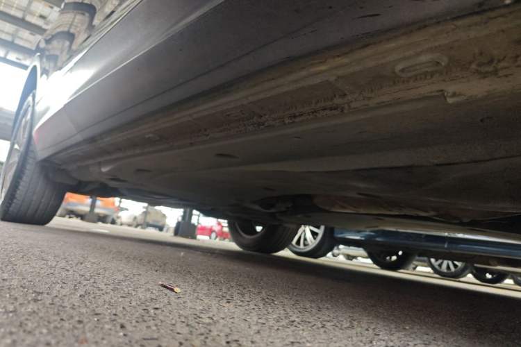 Used Volkswagen Tiguan 2018 330TSI All-Wheel-Drive Innovation Model Right Side Sill