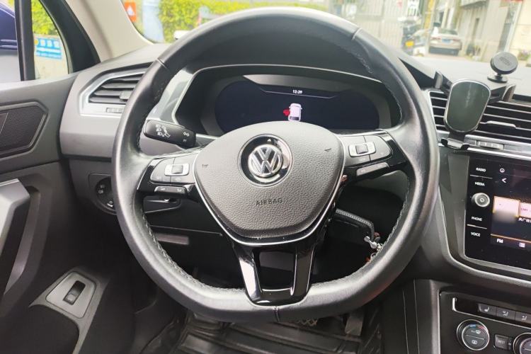 Used Volkswagen Tiguan 2018 330TSI All-Wheel-Drive Innovation Model Steering Wheel
