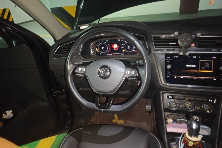 Used Volkswagen Tiguan 2018 330TSI All-Wheel-Drive Innovation Model Steering Wheel