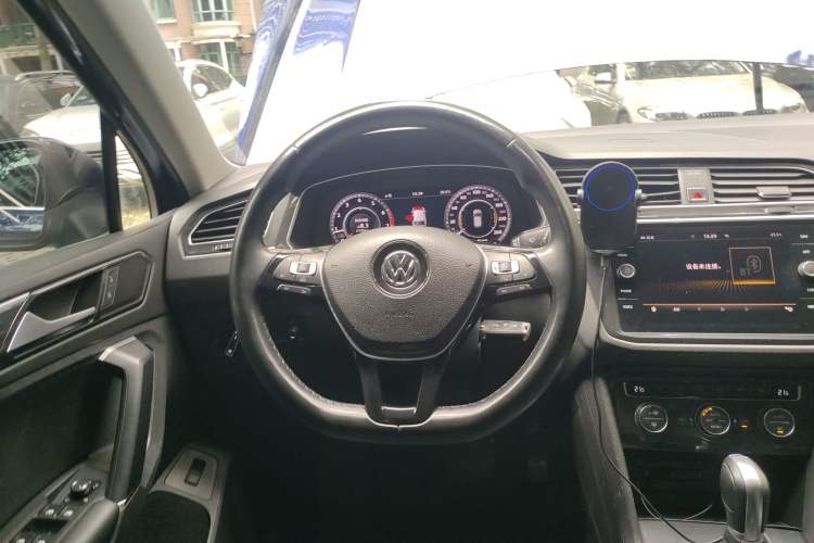 Used Volkswagen Tiguan 2018 330TSI All-Wheel-Drive Innovation Model Steering Wheel