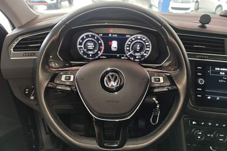 Used Volkswagen Tiguan 2018 330TSI All-Wheel-Drive Innovation Model Steering Wheel