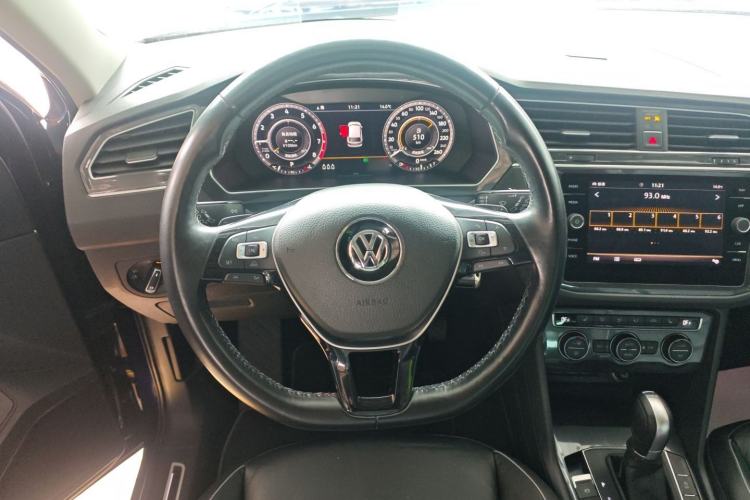 Used Volkswagen Tiguan 2018 330TSI All-Wheel-Drive Innovation Model Steering Wheel