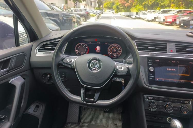 Used Volkswagen Tiguan 2018 330TSI All-Wheel-Drive Innovation Model Steering Wheel