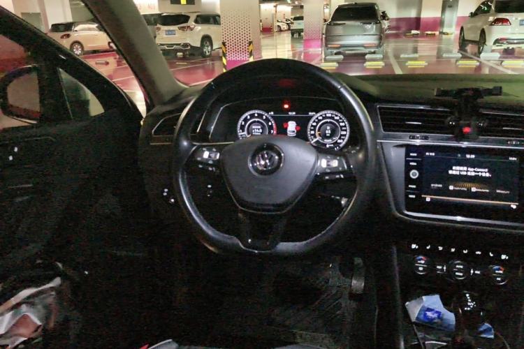 Used Volkswagen Tiguan 2018 330TSI All-Wheel-Drive Innovation Model Steering Wheel