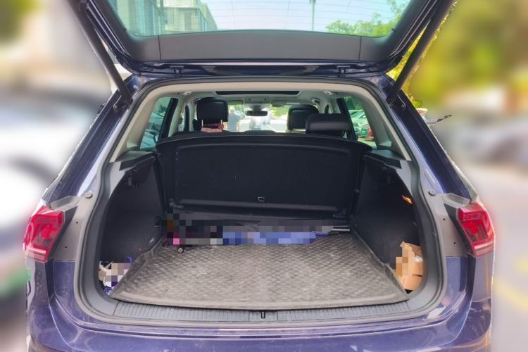 Used Volkswagen Tiguan 2018 330TSI All-Wheel-Drive Innovation Model Trunk