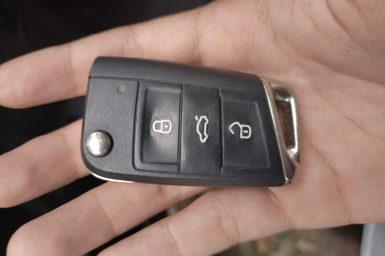 Used Volkswagen Tiguan 2018 330TSI All-Wheel-Drive Innovation Model Vehicle Key