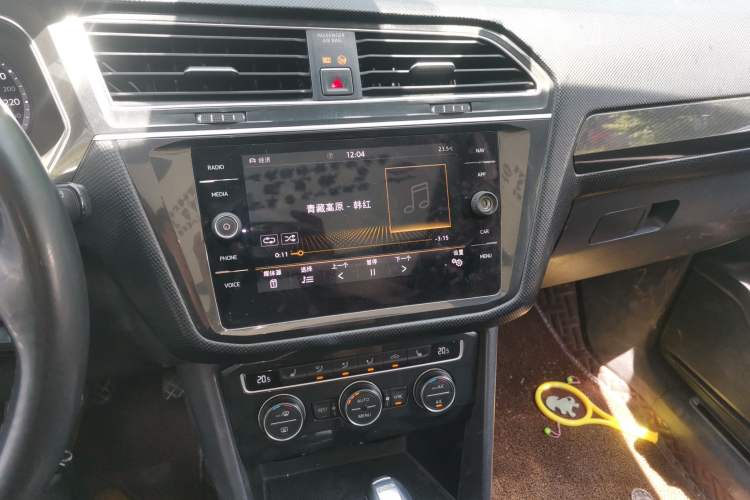 Used Volkswagen Tiguan 2018 330TSI All-Wheel-Drive Innovation Model Audio And AC Panel
