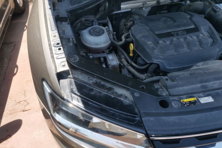 Used Volkswagen Tiguan 2018 330TSI All-Wheel-Drive Innovation Model Engine Bay Right
