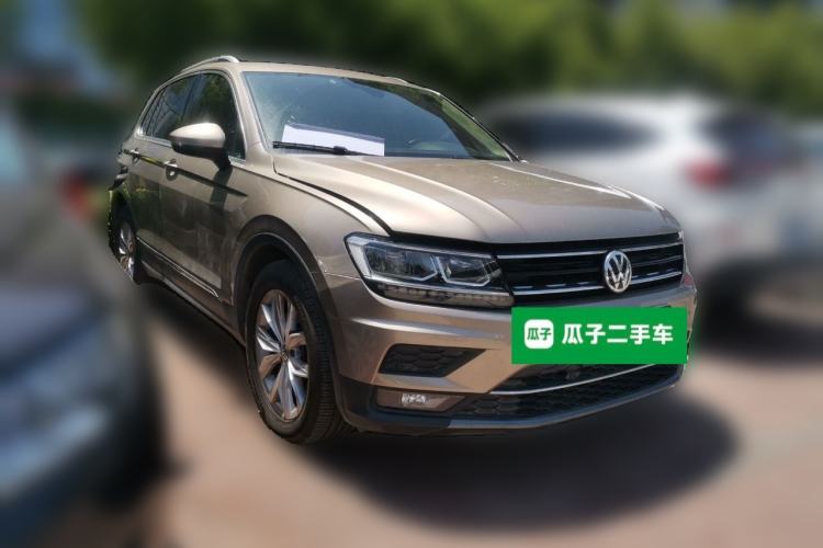 Used Volkswagen Tiguan 2018 330TSI All-Wheel-Drive Innovation Model Front Right 45 Deg