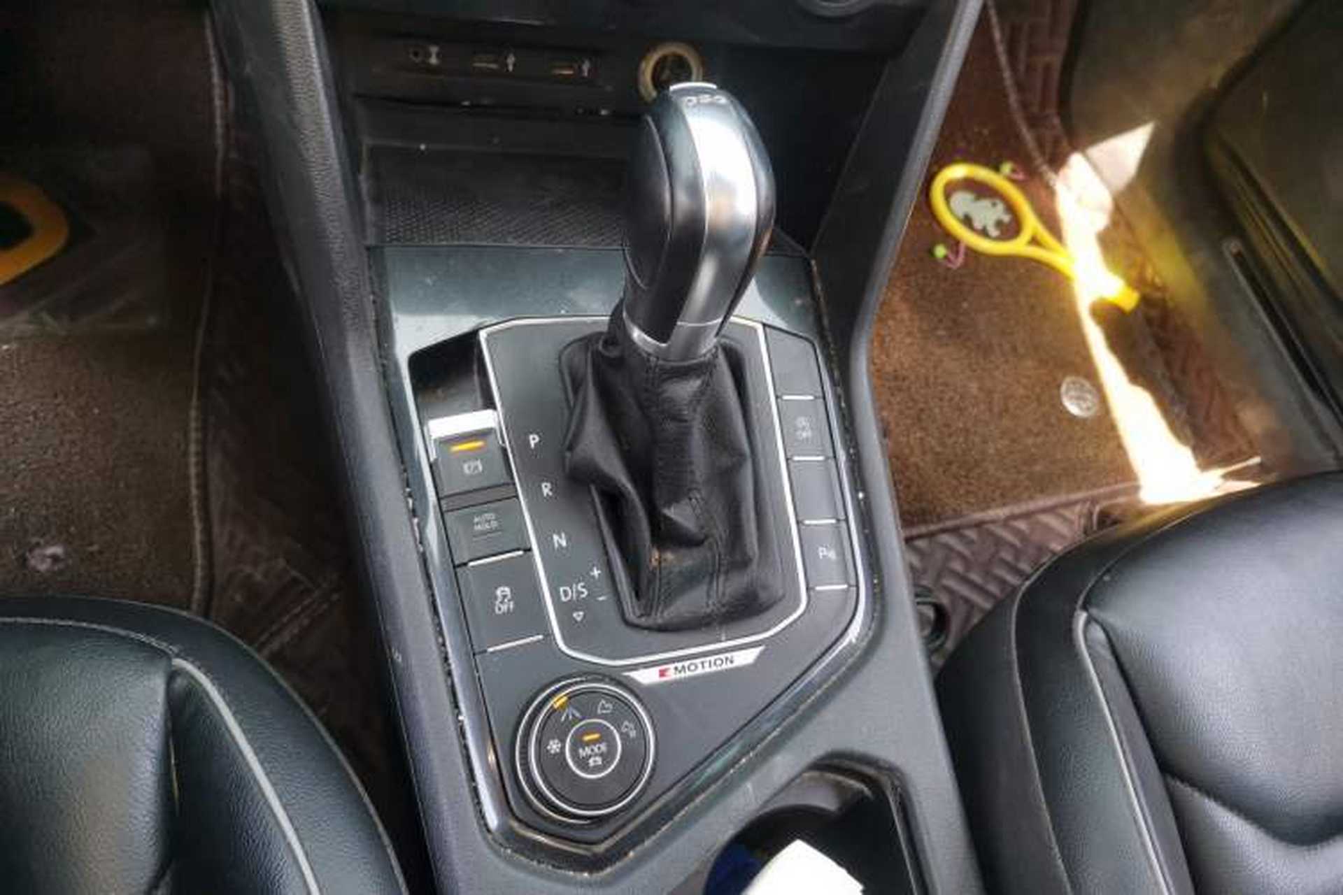 Used Volkswagen Tiguan 2018 330TSI All-Wheel-Drive Innovation Model Gear Lever