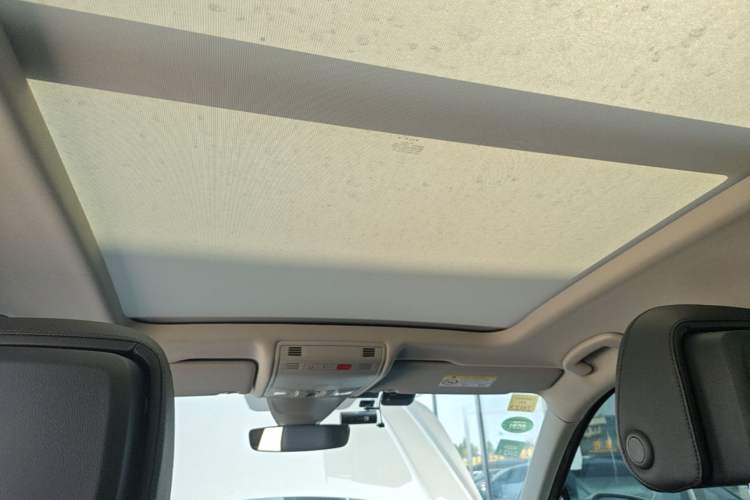 Used Volkswagen Tiguan 2018 330TSI All-Wheel-Drive Innovation Model Headliner