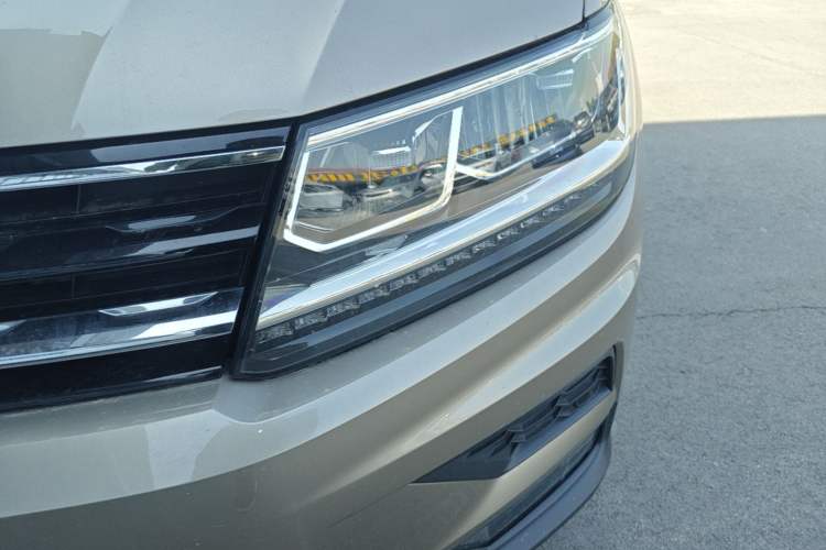 Used Volkswagen Tiguan 2018 330TSI All-Wheel-Drive Innovation Model Left Front Headlight
