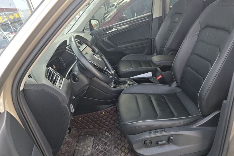 Used Volkswagen Tiguan 2018 330TSI All-Wheel-Drive Innovation Model Left Front Seat