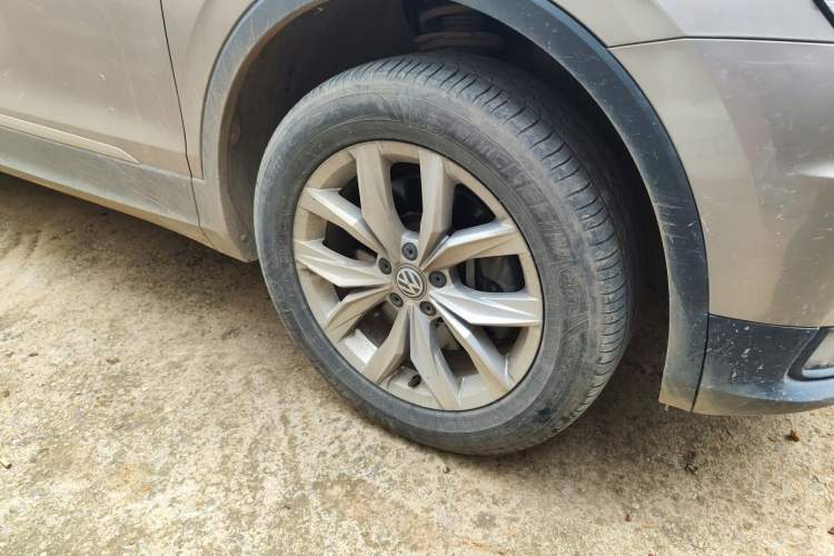 Used Volkswagen Tiguan 2018 330TSI All-Wheel-Drive Innovation Model Right Front Wheel Hub
