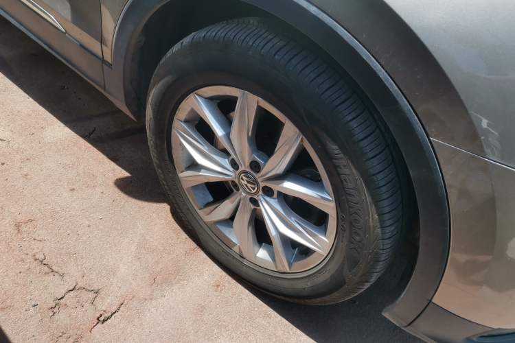 Used Volkswagen Tiguan 2018 330TSI All-Wheel-Drive Innovation Model Right Front Wheel Hub
