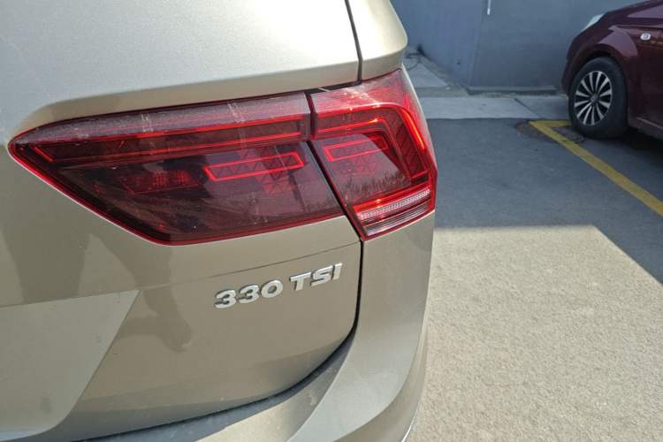 Used Volkswagen Tiguan 2018 330TSI All-Wheel-Drive Innovation Model Right Rear Taillight
