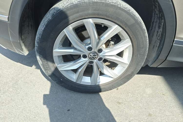Used Volkswagen Tiguan 2018 330TSI All-Wheel-Drive Innovation Model Right Rear Wheel Hub