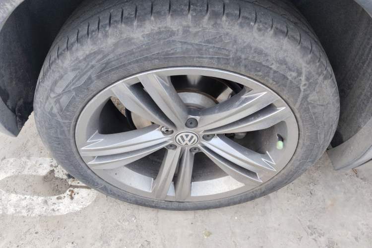 Used Volkswagen Tiguan 2018 330TSI Four-Wheel Drive High-End Model Right Rear Wheel Hub