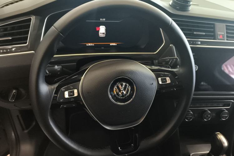 Used Volkswagen Tiguan 2018 330TSI Four-Wheel Drive High-End Model Steering Wheel