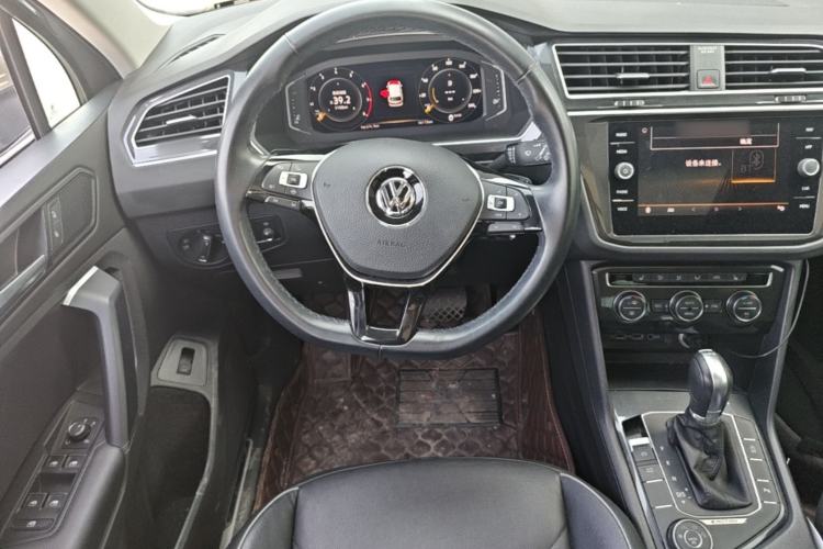 Used Volkswagen Tiguan 2018 330TSI All-Wheel-Drive Innovation Model Steering Wheel