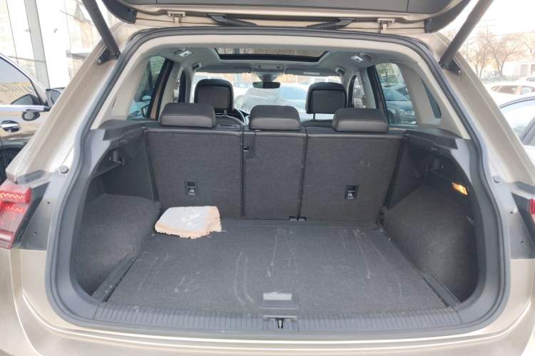Used Volkswagen Tiguan 2018 330TSI Four-Wheel Drive High-End Model Trunk