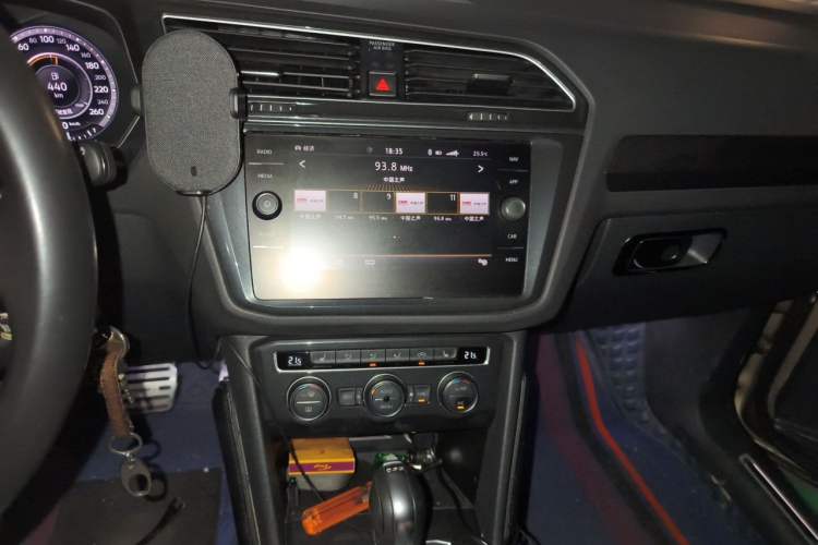 Used Volkswagen Tiguan 2018 330TSI All-Wheel-Drive Innovation Model Audio And AC Panel