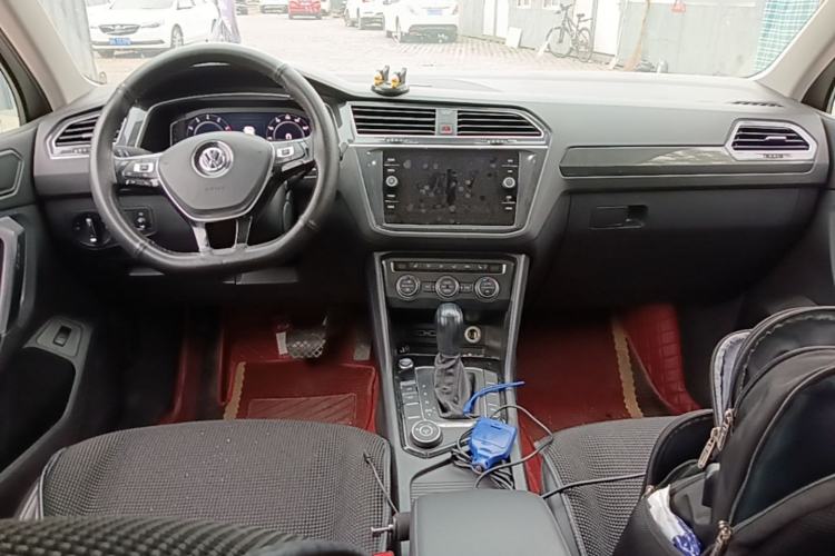 Used Volkswagen Tiguan 2018 330TSI All-Wheel-Drive Innovation Model Center Console