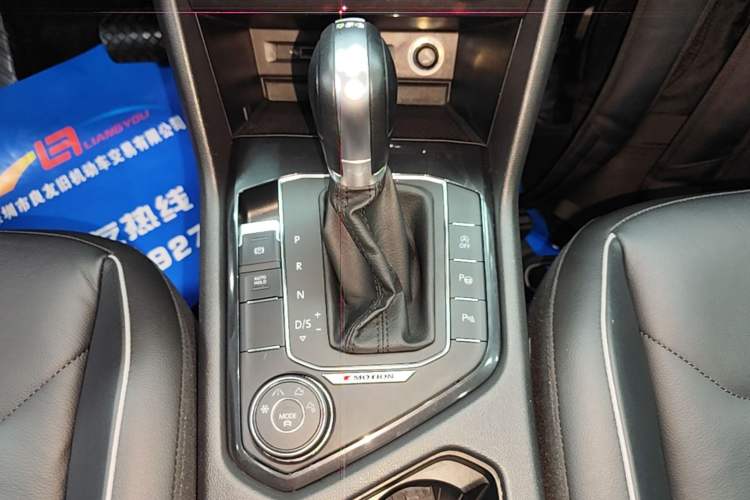 Used Volkswagen Tiguan 2018 330TSI Four-Wheel Drive High-End Model Gear Lever