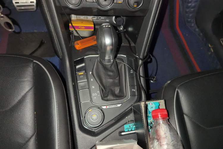 Used Volkswagen Tiguan 2018 330TSI All-Wheel-Drive Innovation Model Gear Lever