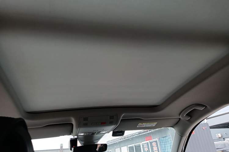 Used Volkswagen Tiguan 2018 330TSI All-Wheel-Drive Innovation Model Headliner