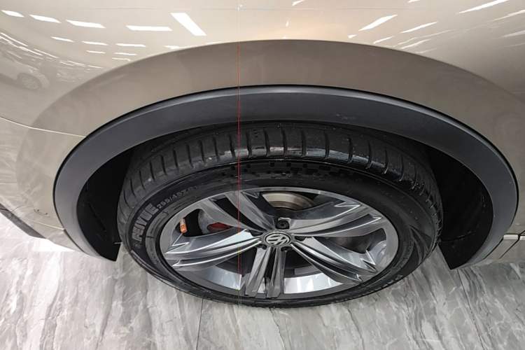 Used Volkswagen Tiguan 2018 330TSI Four-Wheel Drive High-End Model Left Front Wheel Hub