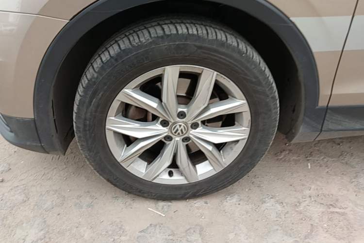 Used Volkswagen Tiguan 2018 330TSI All-Wheel-Drive Innovation Model Left Front Wheel Hub