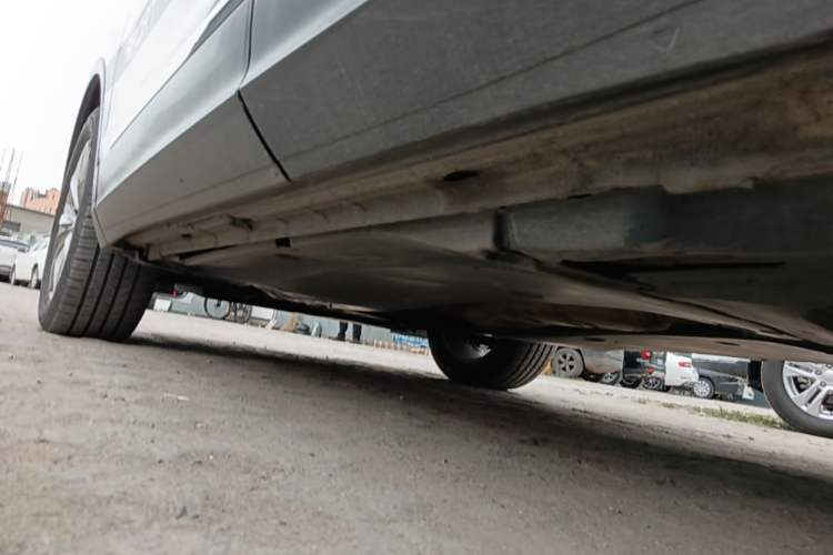 Used Volkswagen Tiguan 2018 330TSI All-Wheel-Drive Innovation Model Left Side Sill