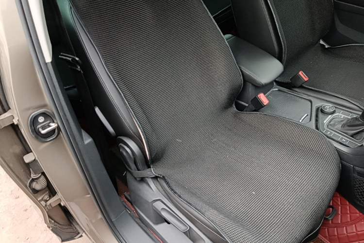 Used Volkswagen Tiguan 2018 330TSI All-Wheel-Drive Innovation Model Right Front Seat