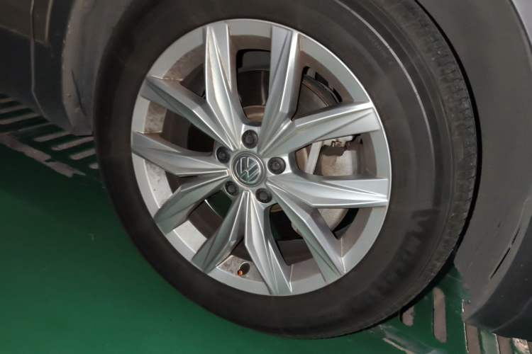 Used Volkswagen Tiguan 2018 330TSI All-Wheel-Drive Innovation Model Right Front Wheel Hub