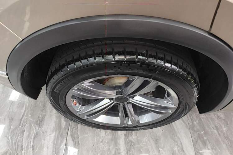Used Volkswagen Tiguan 2018 330TSI Four-Wheel Drive High-End Model Right Rear Wheel Hub