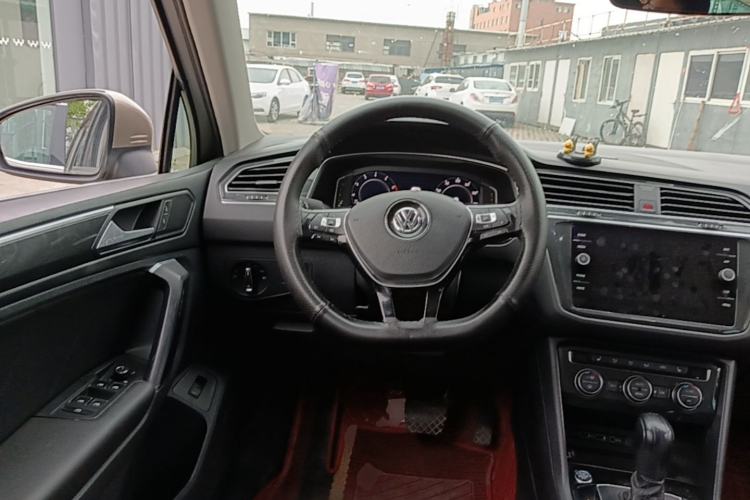 Used Volkswagen Tiguan 2018 330TSI All-Wheel-Drive Innovation Model Steering Wheel