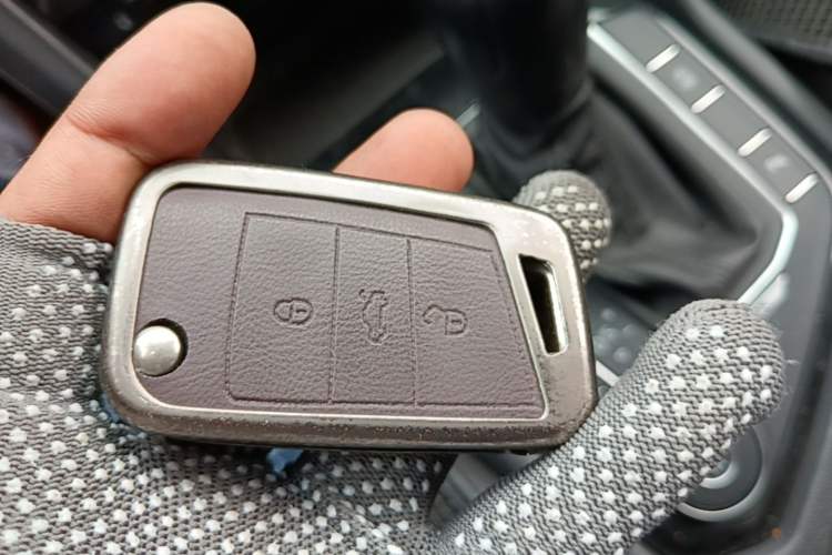 Used Volkswagen Tiguan 2018 330TSI All-Wheel-Drive Innovation Model Vehicle Key