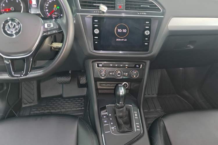 Used Volkswagen Tiguan 2018 280TSI Two-Wheel-Drive Elite Version Audio And AC Panel