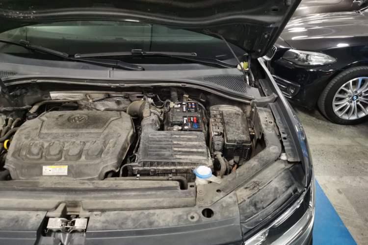 Used Volkswagen Tiguan 2018 330TSI All-Wheel-Drive Innovation Model Engine Bay Left