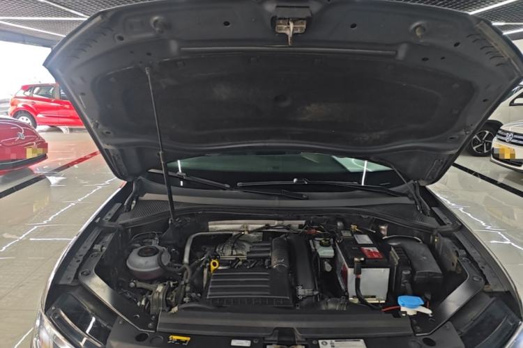 Used Volkswagen Tiguan 2018 280TSI Two-Wheel-Drive Elite Version Engine Bay