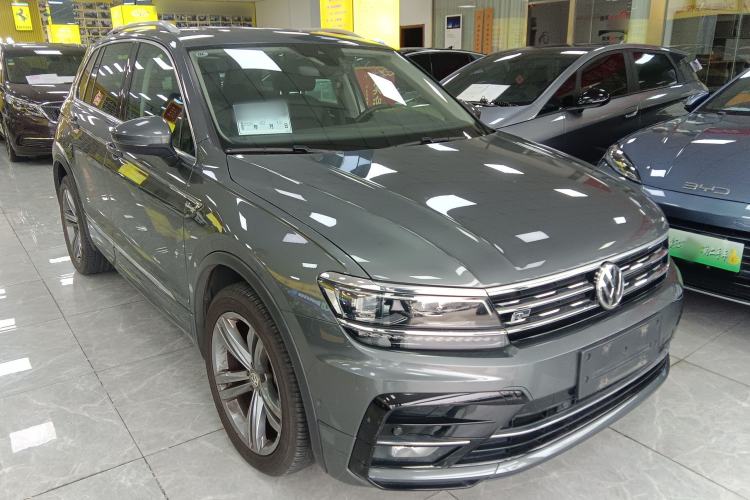 Used Volkswagen Tiguan 2018 330TSI Four-Wheel Drive High-End Model Front Right 45 Deg