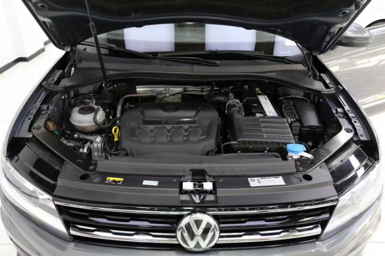 Used Volkswagen Tiguan 2018 330TSI All-Wheel-Drive Innovation Model Interior 6
