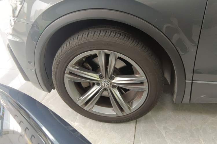 Used Volkswagen Tiguan 2018 330TSI Four-Wheel Drive High-End Model Left Front Wheel Hub