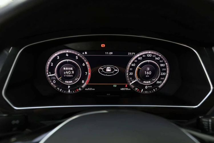 Used Volkswagen Tiguan 2018 330TSI All-Wheel-Drive Innovation Model Odometer Close Up